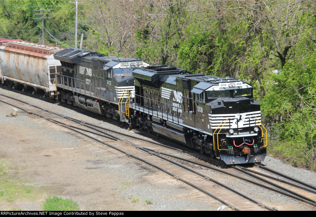 NS 1208 leading a train into Enola yard